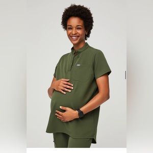 FIGS Maternity scrub set size small (kitale top, Zamora joggers) Dark Olive